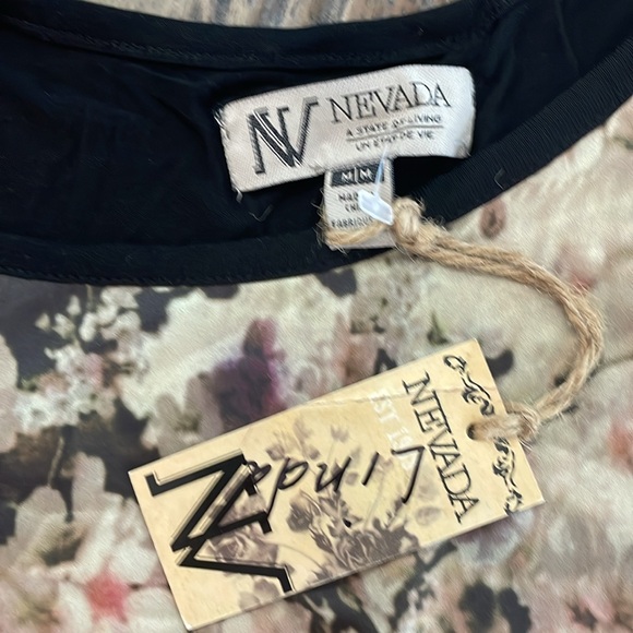 Nevada NEW woman’s top size Med - Picture 4 of 8